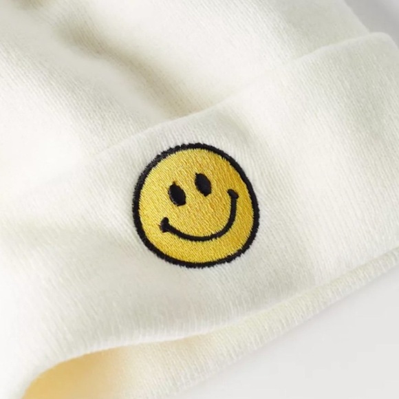 2/$20 ✨NWT Urban Outfitters UO Smiley Face 90s Y2K Embroidered Beanie - Picture 4 of 7